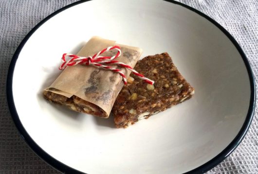Simple + Healthy Raw Energy Bar recipe